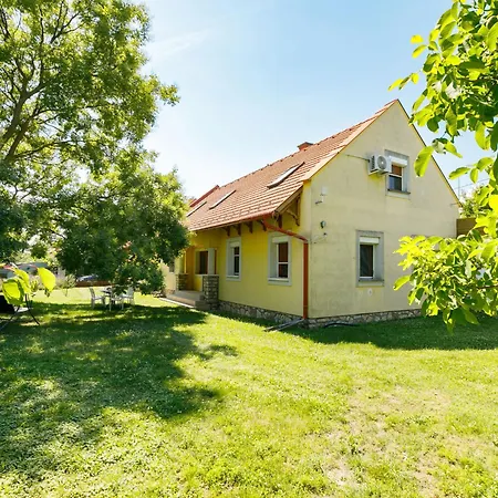 Holiday home Golf Tee By Interhome Balatonudvari