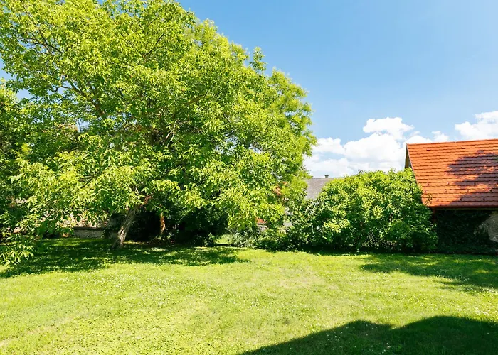 Golf Tee By Interhome בית נופש בלטונודבארי